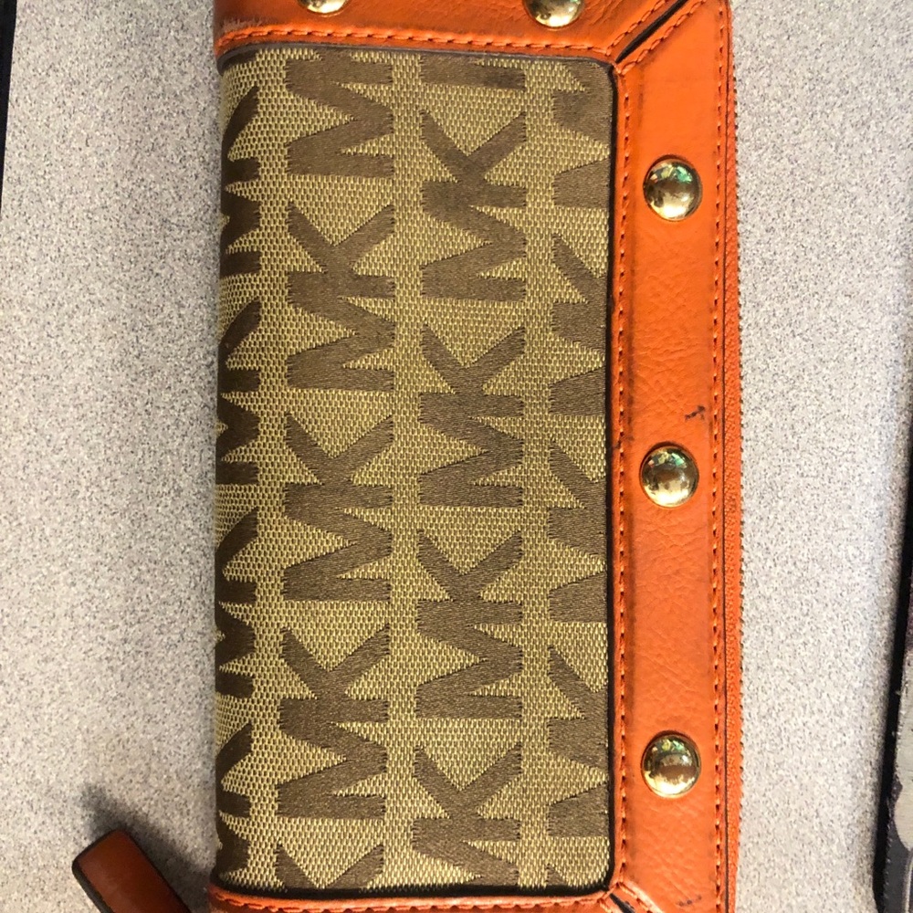 Michael Kors Monogram Wallet